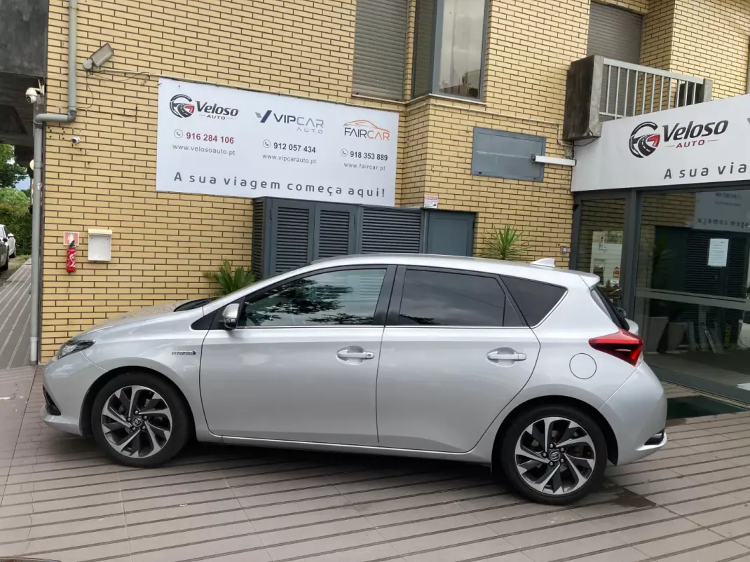 Toyota Auris 2016 - 16750 EUR, 90000 km - AUTO.MOTO.pt - 90000km - foto 5 de 21