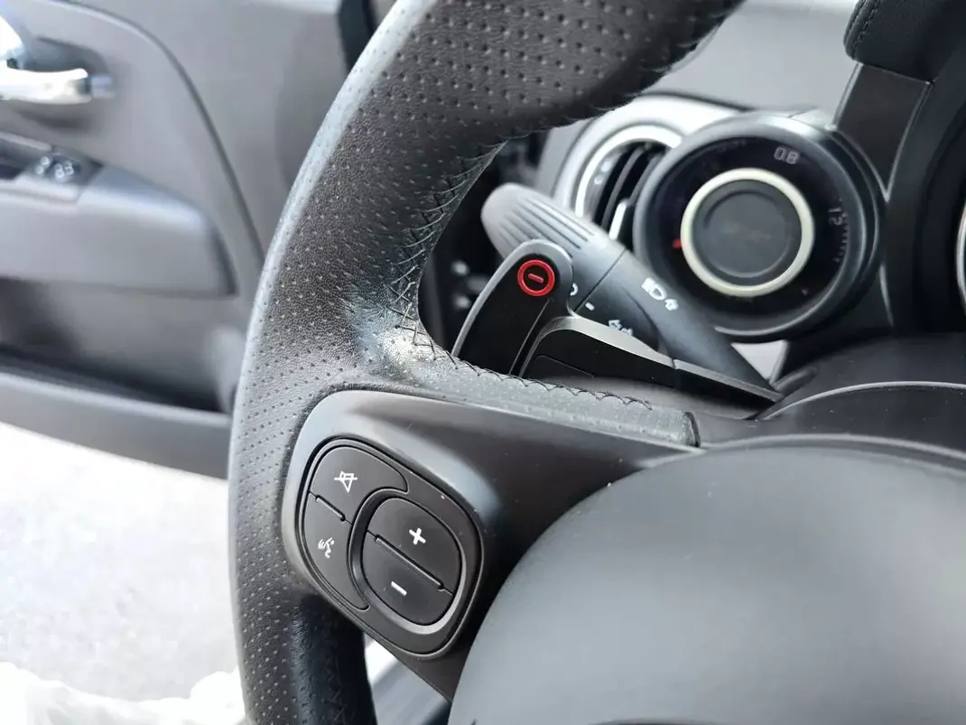 Abarth 595 2018 - 19750 EUR, 60400 km - 60400km - foto 9 de 40