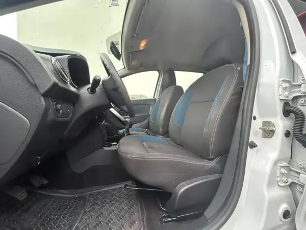 Dacia Sandero 2015 - 8500 EUR, 58577 km - 58577km - foto 14 de 19
