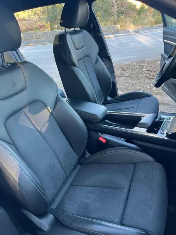 Audi e-tron 2022 - 34750 EUR, 131000 km - AUTO.MOTO.pt - 131000km - foto 40 de 50