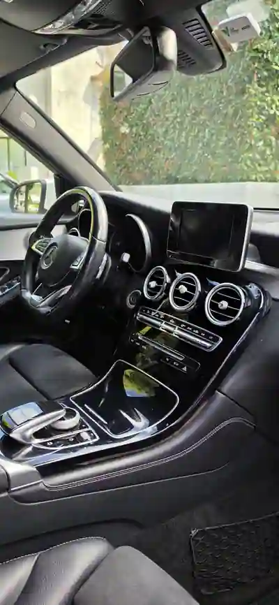 Mercedes-Benz GLC 250 2015 - 28000 EUR, 193000 km - AUTO.MOTO.pt - 193000km - foto 5 de 9