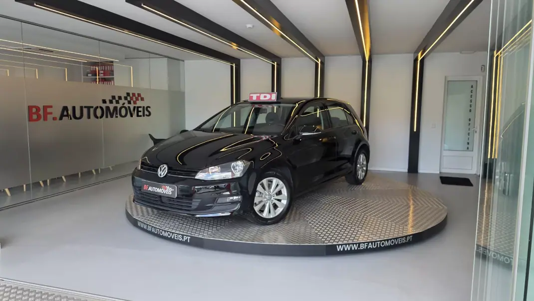 Volkswagen Golf 2013 - 7900 EUR, 207049 km - AUTO.MOTO.pt - 207049km - foto 2 de 54