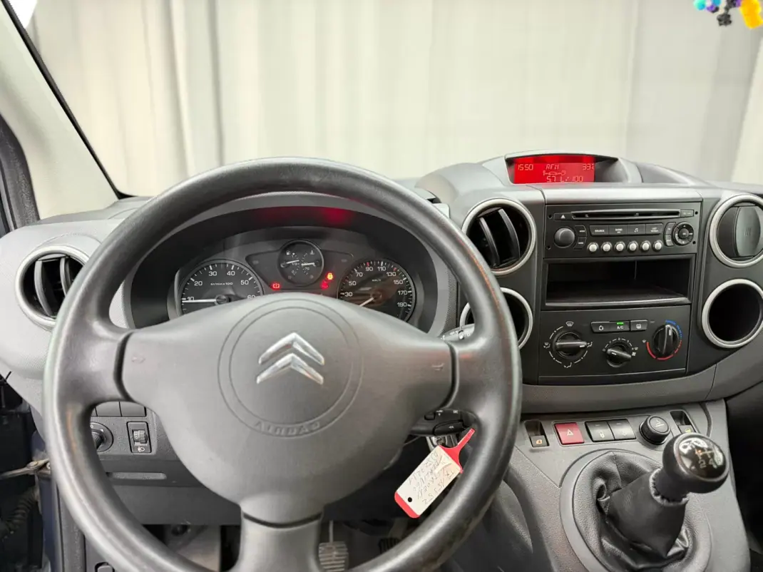 Citroën Berlingo 2011 - 9250 EUR, 111000 km - 111000km - foto 15 de 16