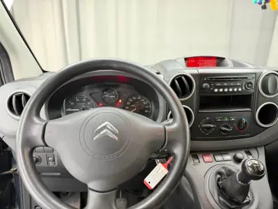 Citroën Berlingo 1.6 HDI ,3 Lug. Longa , Iva dedutivel 2011 - 9250 EUR, 111000 km - AUTO.MOTO.pt - 111000km - foto 15 de 16