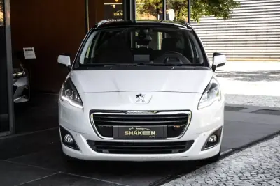 Peugeot 5008 2016 — foto 6 de 34