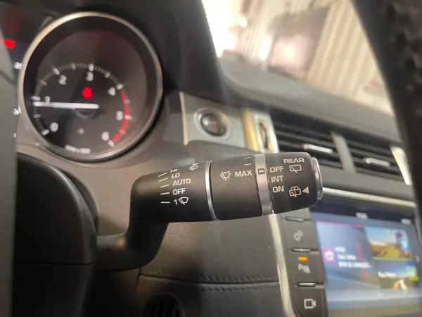 Land Rover Range Rover Evoque 2016 - 16999 EUR, 105000 km - AUTO.MOTO.pt - 105000km - foto 47 de 49