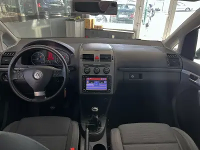 Volkswagen Touran 2008 - 8900 EUR, 243598 km - AUTO.MOTO.pt - 243598km - foto 10 de 23