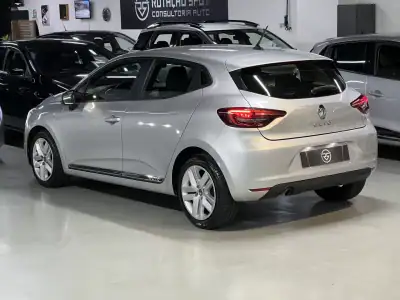 Renault Clio 2021 - 12990 EUR, 80000 km - AUTO.MOTO.pt - 80000km - foto 14 de 20