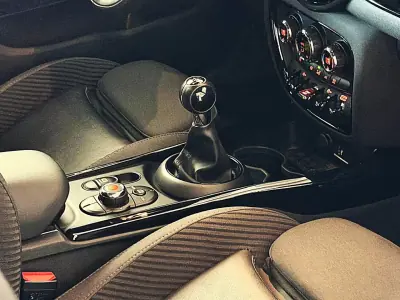 MINI Clubman 2019 - 18500 EUR, 43000 km - AUTO.MOTO.pt - 43000km - foto 32 de 35