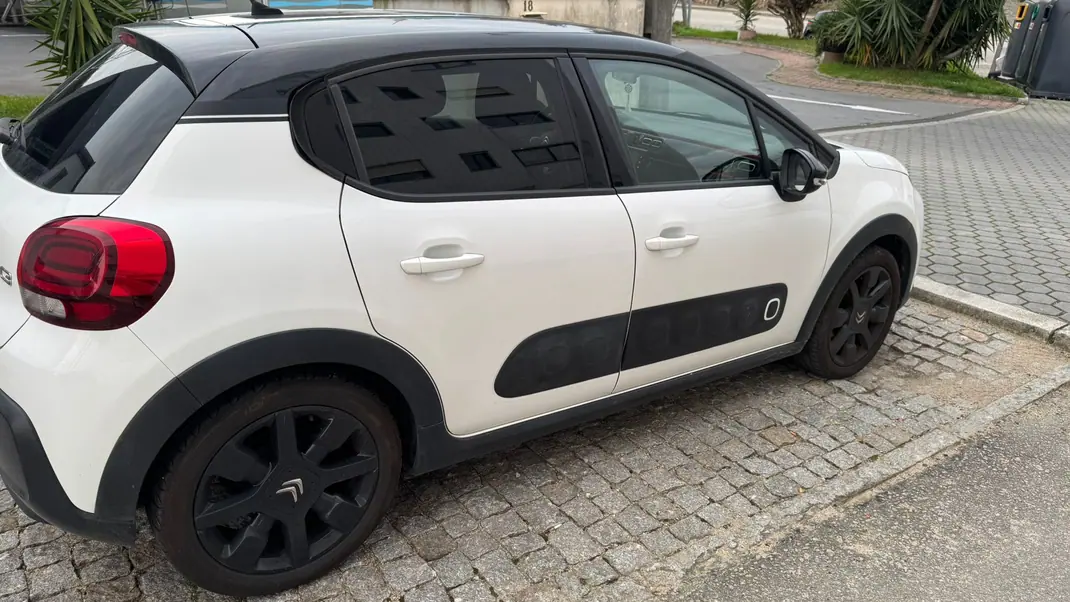 Citroën C3 2018 - 8000 EUR, 97000 km - AUTO.MOTO.pt - 97000km - foto 2 de 6