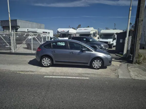 Citroën C4 2010 - 2900 EUR, 399100 km - AUTO.MOTO.pt - 399100km - foto 2 de 16