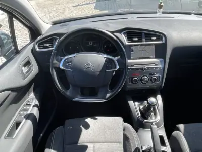 Citroën C4 2015 - 10450 EUR, 116201 km - AUTO.MOTO.pt - 116201km - foto 5 de 8