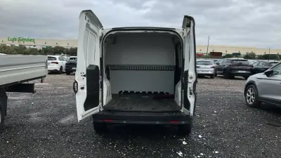 Fiat Doblo 1.3 MJ Easy 3 L 2020 - 7999 EUR, 183000 km - AUTO.MOTO.pt - 183000km - foto 8 de 8