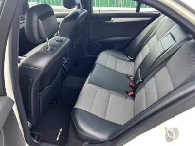 Mercedes-Benz C 250 2010 - 14950 EUR, 140152 km - AUTO.MOTO.pt - 140152km - foto 7 de 8