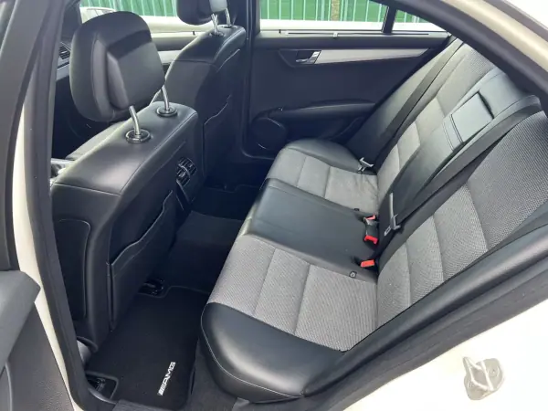 Mercedes-Benz C 250 2010 - 14950 EUR, 140152 km - AUTO.MOTO.pt - 140152km - foto 7 de 8