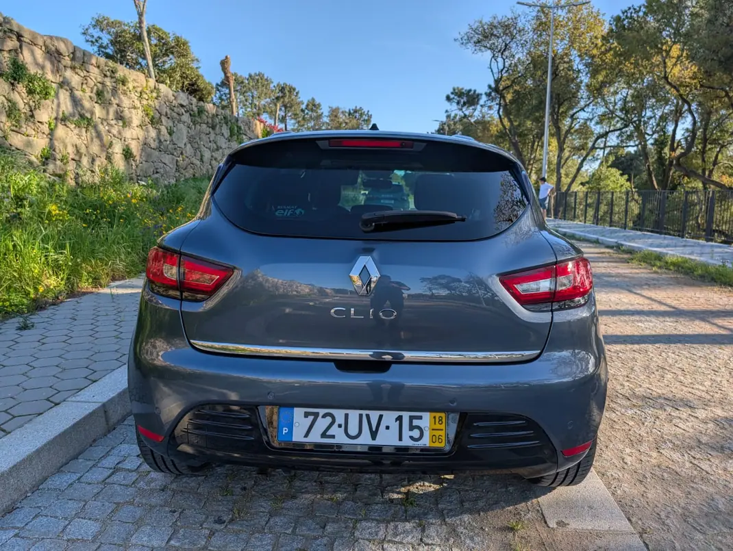 Renault Clio 2018 - 10500 EUR, 69000 km - AUTO.MOTO.pt - 69000km - foto 4 de 19