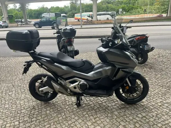 Honda Forza 2023 - 9350 EUR, 11932 km - AUTO.MOTO.pt - 11932km - foto 4 de 12