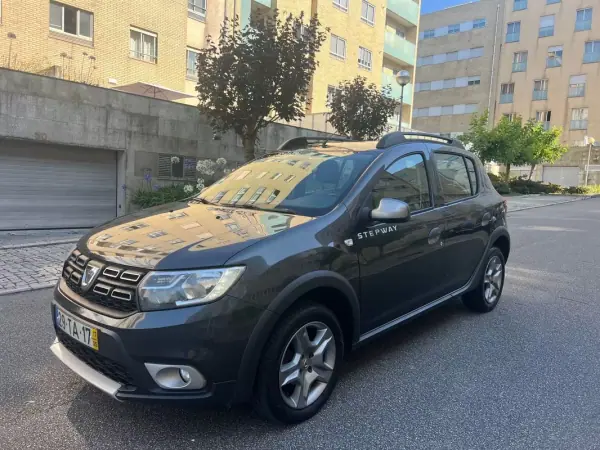 Dacia Sandero 2017 - 8950 EUR, 158000 km - AUTO.MOTO.pt - 158000km - foto 2 de 15