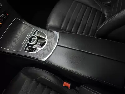 Mercedes-Benz C 220 2017 - 30950 EUR, 148819 km - AUTO.MOTO.pt - 148819km - foto 39 de 44