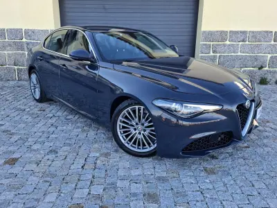 Alfa Romeo Giulia 2018 - 19990 EUR, 123965 km - AUTO.MOTO.pt - 123965km - foto 2 de 17