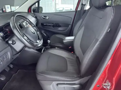 Renault Captur 2016 - 12250 EUR, 136506 km - AUTO.MOTO.pt - 136506km - foto 7 de 22