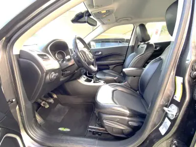 Jeep Compass 2017 - 16500 EUR, 93763 km - AUTO.MOTO.pt - 93763km - foto 7 de 14