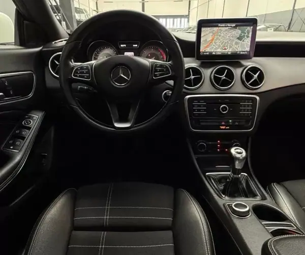 Mercedes-Benz CLA 180 2016 - 15850 EUR, 146212 km - AUTO.MOTO.pt - 146212km - foto 21 de 31