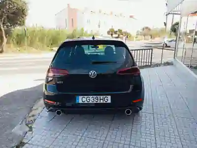 Volkswagen Golf 2017 - 25999 EUR, 178297 km - AUTO.MOTO.pt - 178297km - foto 2 de 11