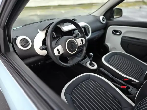 Renault Twingo 2023 - 13990 EUR, 27700 km - AUTO.MOTO.pt - 27700km - foto 6 de 32