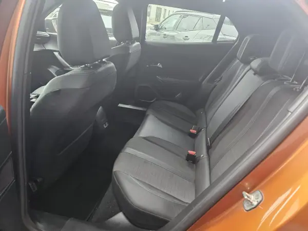 Peugeot 2008 2023 - 14999 EUR, 86000 km - 86000km - foto 8 de 12
