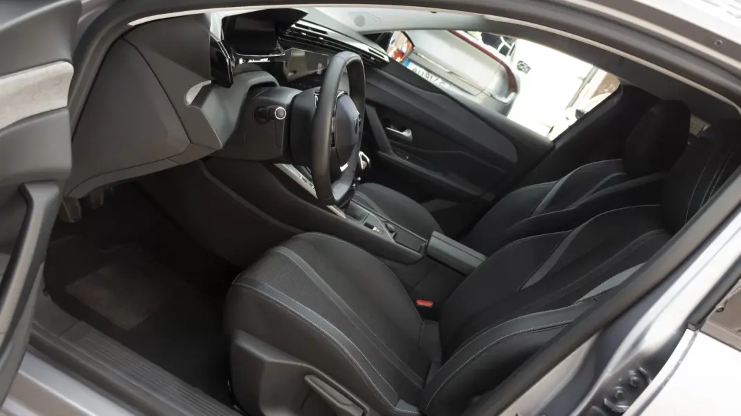 Peugeot 308 SW 2024 - 22900 EUR, 18000 km - AUTO.MOTO.pt - 18000km - foto 15 de 31
