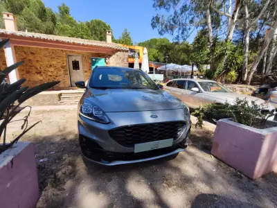 Ford Kuga 2023 - 21750 EUR, 67500 km - AUTO.MOTO.pt - 67500km - foto 2 de 21