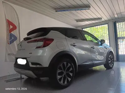 Renault Captur 2023 - 22500 EUR, 80445 km - foto 4 de 21