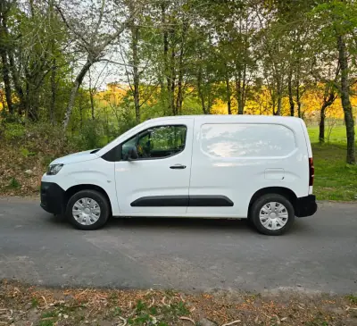 Citroën Berlingo 2020 - 11990 EUR, 152000 km - AUTO.MOTO.pt - 152000km - foto 5 de 30