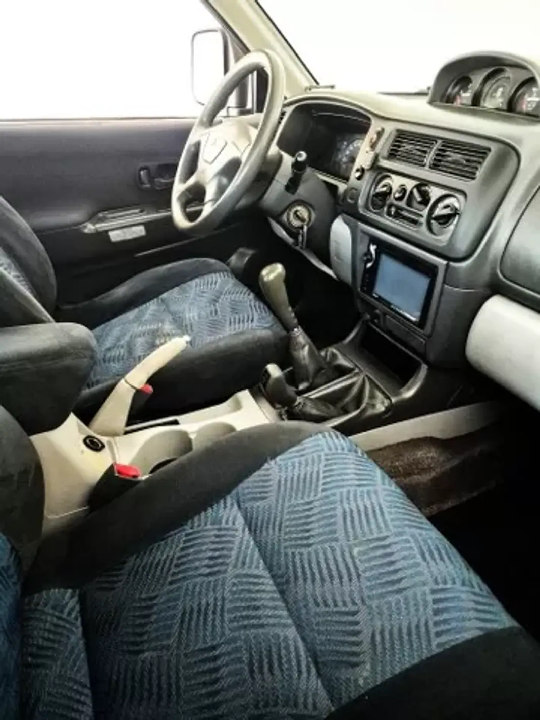 Mitsubishi Pajero Sport 2000 - 11750 EUR, 137000 km - 137000km - foto 6 de 10