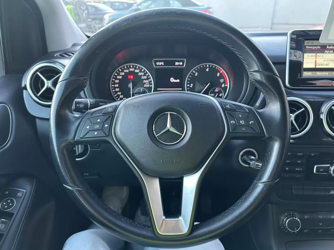 Mercedes-Benz B 180 2013 - 9947 EUR, 239000 km - AUTO.MOTO.pt - 239000km - foto 13 de 23