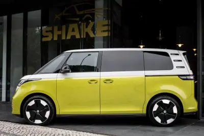 Volkswagen ID.Buzz 2023 - 44500 EUR, 27980 km - AUTO.MOTO.pt - 27980km - foto 2 de 42