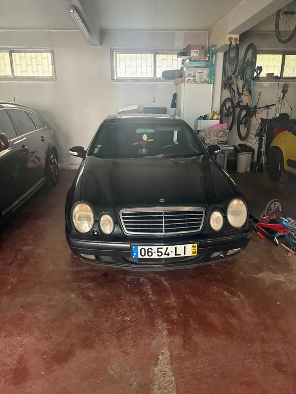 Mercedes-Benz CLK 200 1998 — foto 2 de 4
