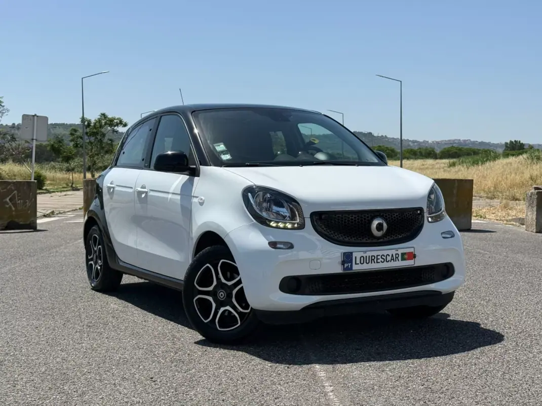 Smart ForFour 2016 - 11995 EUR, 84000 km - AUTO.MOTO.pt - 84000km - foto 41 de 42
