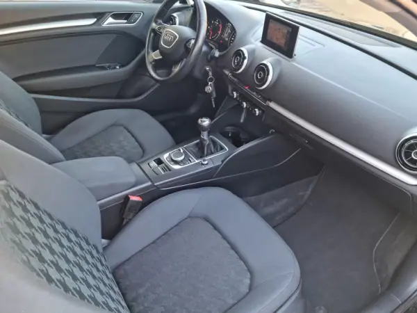 Audi A3 2014 - 14900 EUR, 250000 km - AUTO.MOTO.pt - 250000km - foto 25 de 38