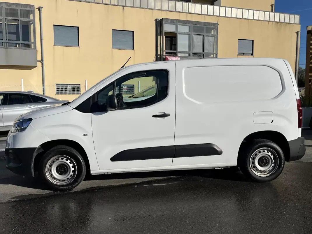 Toyota 2021 - 13950 EUR, 115000 km - AUTO.MOTO.pt - 115000km - foto 7 de 30