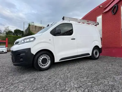 Citroën Jumpy 2020 - 12900 EUR, 160000 km - AUTO.MOTO.pt - 160000km - foto 3 de 18