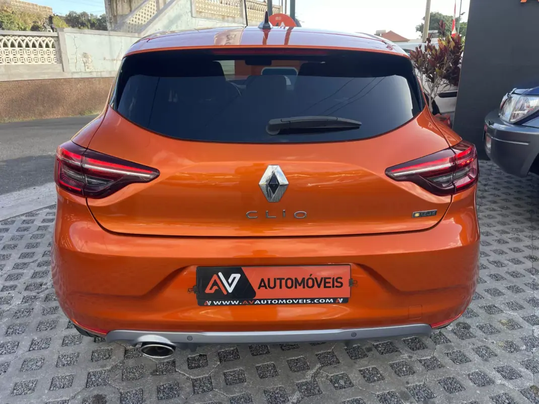 Renault Clio 2022 - 17500 EUR, 63995 km - 63995km - foto 6 de 12