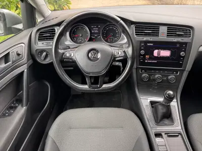 Volkswagen Golf Variant 2017 - 12900 EUR, 151000 km - AUTO.MOTO.pt - 151000km - foto 9 de 25