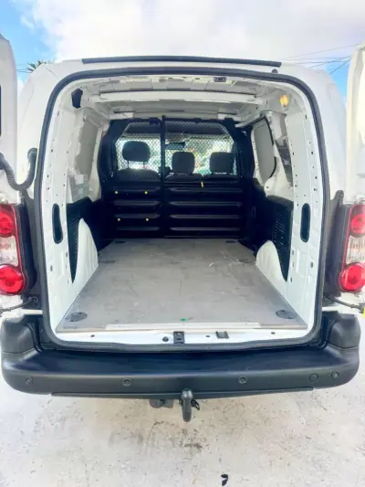 Peugeot 2016 - 13990 EUR, 189000 km - AUTO.MOTO.pt - 189000km - foto 14 de 18