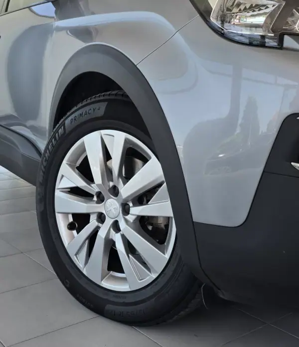Peugeot 3008 2019 - 18640 EUR, 104863 km - AUTO.MOTO.pt - 104863km - foto 25 de 25