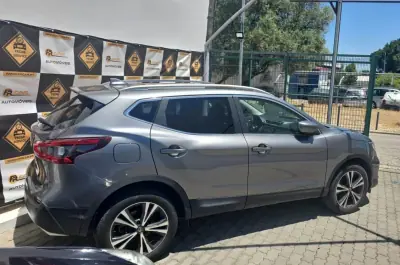 Nissan Qashqai 2019 - 19500 EUR, 113489 km - AUTO.MOTO.pt - 113489km - foto 3 de 4