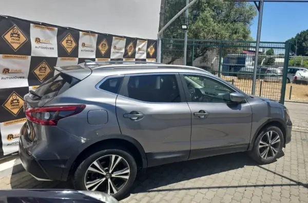 Nissan Qashqai 2019 - 19500 EUR, 113489 km - AUTO.MOTO.pt - 113489km - foto 3 de 4