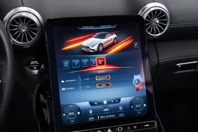 Mercedes-Benz SL 43 AMG 2022 - 109950 EUR, 30000 km - AUTO.MOTO.pt - 30000km - foto 47 de 51