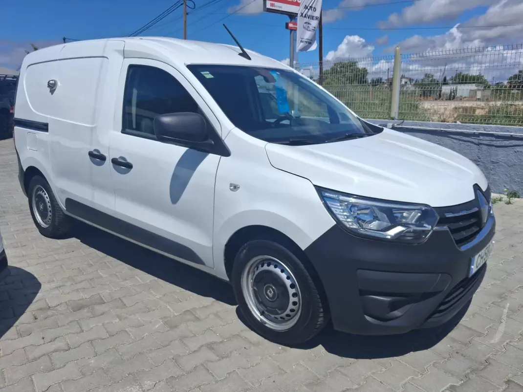Renault Express 2022 - 10900 EUR, 164000 km - AUTO.MOTO.pt - 164000km - foto 4 de 17